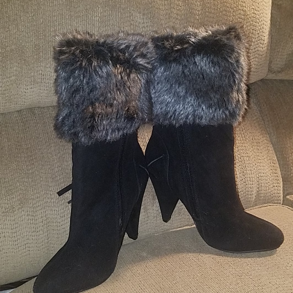 DOLL HOUSE HEEEL BOOTS